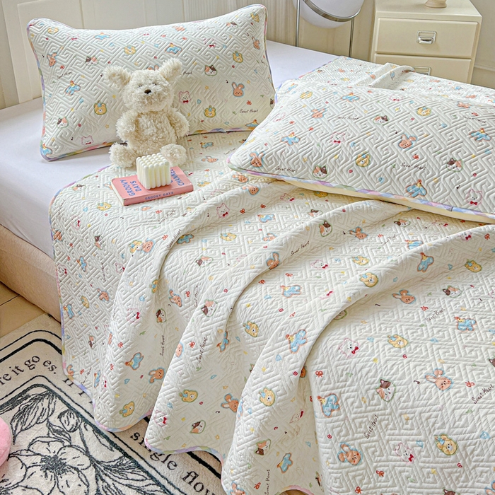 91家纺网 家纺一手货源 找家纺 羽爱家纺 2025新款A类双面全棉印花床盖套件 萌宠国度