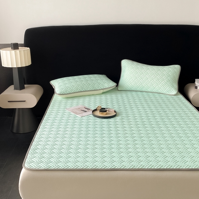 91家纺网 家纺一手货源 找家纺 欧邦 2025新款加厚纯色凉席四件套--凉席三件套 饼干花-水绿