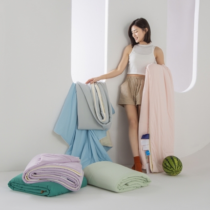 91家纺网 家纺一手货源 找家纺 （总）金喜 2025新款锦氨冰川凉感被裸机面料夏凉被凉感薄被子-冰菓夏被