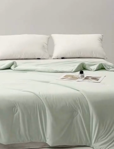 91家纺网 家纺一手货源 找家纺 欧邦 2025新款全消光冰皮凉感锦氨夏被 抹茶绿