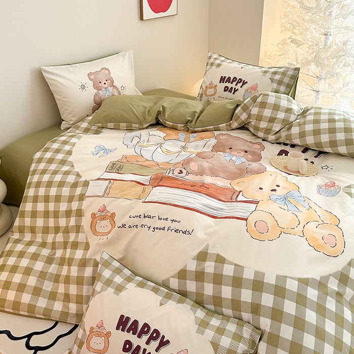 91家纺网 家纺一手货源 找家纺 2025新款全棉大版卡通数码印花纯棉四件套 快乐时光