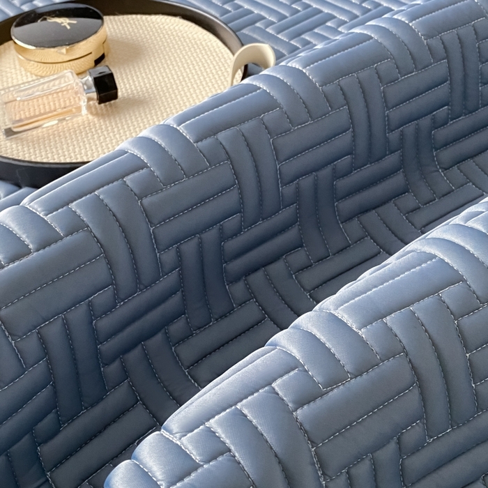 91家纺网 家纺一手货源 找家纺 欧邦 2025新款加厚纯色凉席四件套--夏被四件套 饼干花-宝蓝