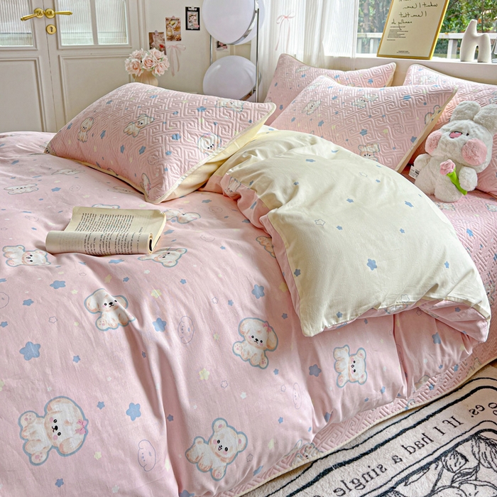 91家纺网 家纺一手货源 找家纺 羽爱家纺 2025新款A类双面全棉印花床盖套件 星星汪