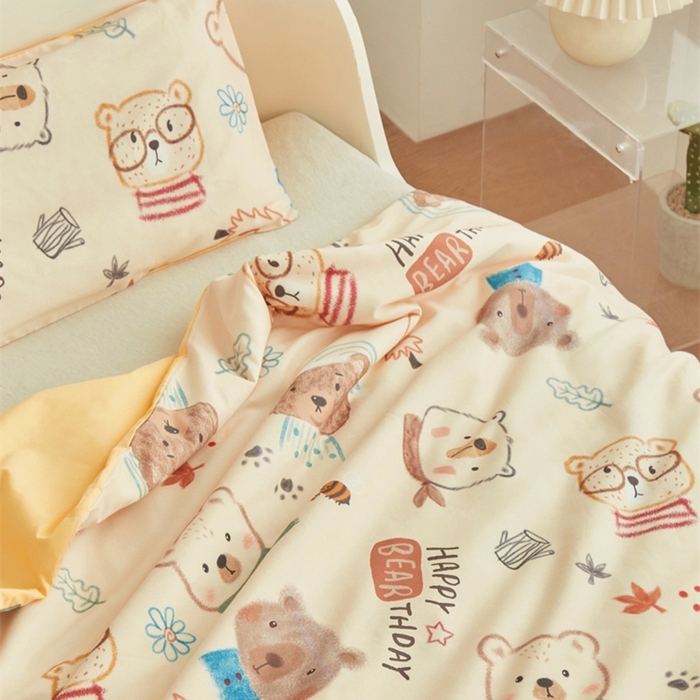 91家纺网 家纺一手货源 找家纺 艾佳宝贝 2025新款A类全棉纯棉儿童单枕套多尺寸可拆式枕头 憨憨萌熊