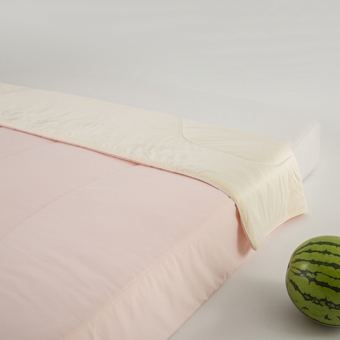 91家纺网 家纺一手货源 找家纺 金喜 2025新款锦氨冰川凉感被裸机面料夏凉被凉感薄被子-冰菓夏被 少女粉