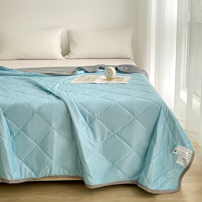 91家纺网 家纺一手货源 找家纺 富艺隆 2025新款纯色凉感丝夏被 天蓝