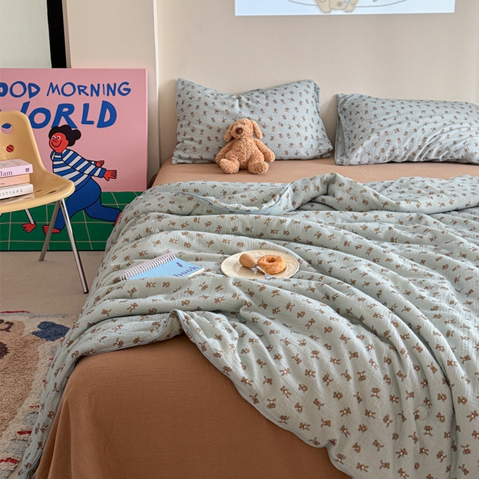 91家纺网 家纺一手货源 找家纺 萝莉家纺 2025新款软软糯糯双层皱皱纱单夏被 夏被四件套 熊仔