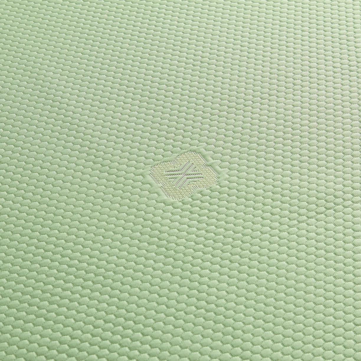 91家纺网 家纺一手货源 找家纺 青雅席业 2025年新款凉感因子母婴级凉感丝豆豆席床裙款 床裙香奈儿-水绿