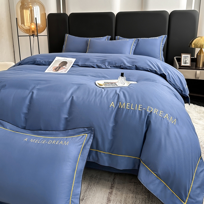 91家纺网 家纺一手货源 找家纺 宇彬家纺 2025新款直播热款13374全棉母婴级压线一字绣宽边枕套被套纯色滚边麻绳四件套贡缎新疆长绒 梦系列-宾利蓝