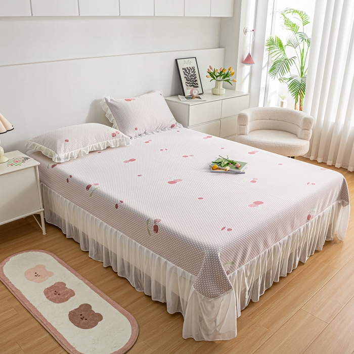 91家纺网 家纺一手货源 找家纺 春寻家纺 2025新款凉豆豆冰丝凉席席子-床裙款 小樱桃