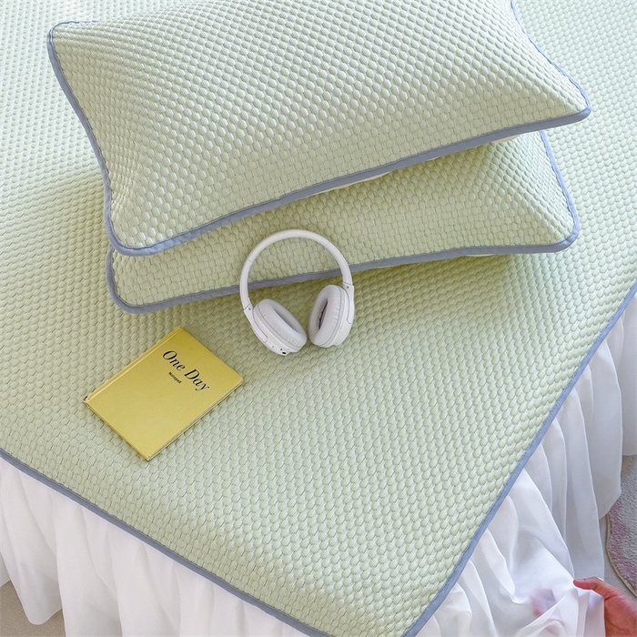 91家纺网 家纺一手货源 找家纺 丝幔家纺 2025新款A类冰豆豆花边款凉席床裙 抹茶绿