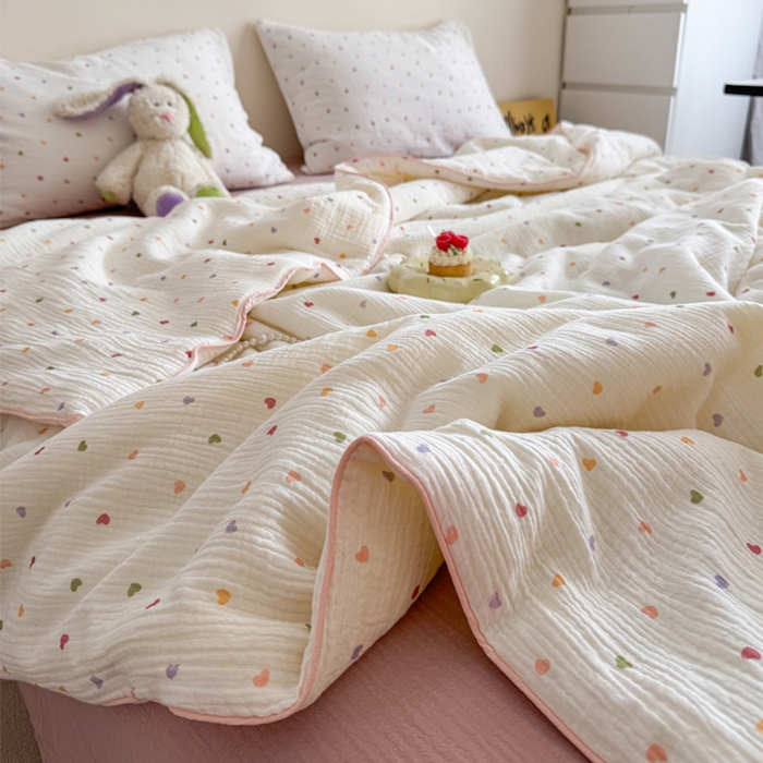 91家纺网 家纺一手货源 找家纺 萝莉家纺 2025新款软软糯糯双层皱皱纱单夏被 夏被四件套 心心相印