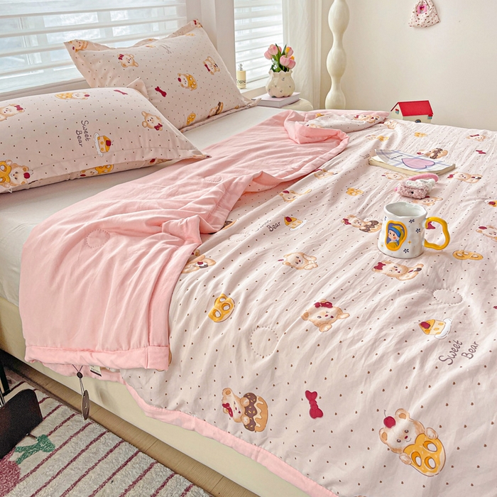 91家纺网 家纺一手货源 找家纺 富艺隆 2025新款水洗棉印花夏被 小熊甜饼