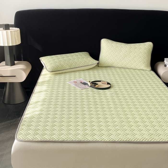 91家纺网 家纺一手货源 找家纺 欧邦 2025新款加厚纯色凉席四件套--凉席三件套 饼干花-果绿