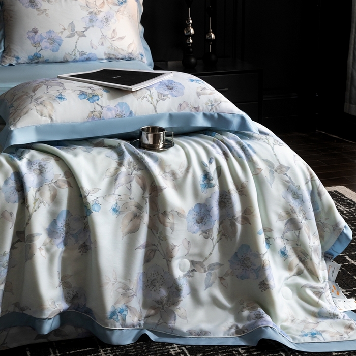 91家纺网 家纺一手货源 找家纺 金喜 2025新款天丝夏被夏凉被薄被子套件数码印花夏被四件套 悠蓝挽夏