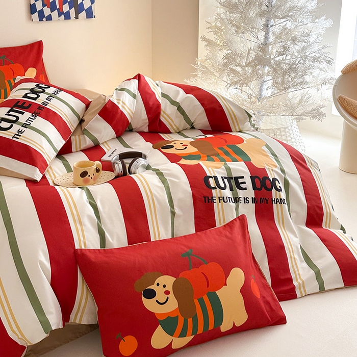 91家纺网 家纺一手货源 找家纺 2025新款全棉大版卡通数码印花纯棉四件套 可爱小狗（红）