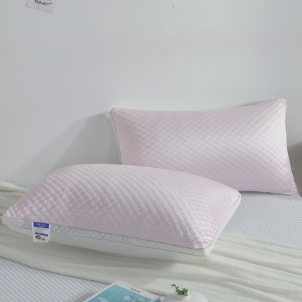 91家纺网 家纺一手货源 找家纺 大熊枕芯  2025新款抗菌防螨冰豆豆枕枕头枕芯 粉色低枕一对