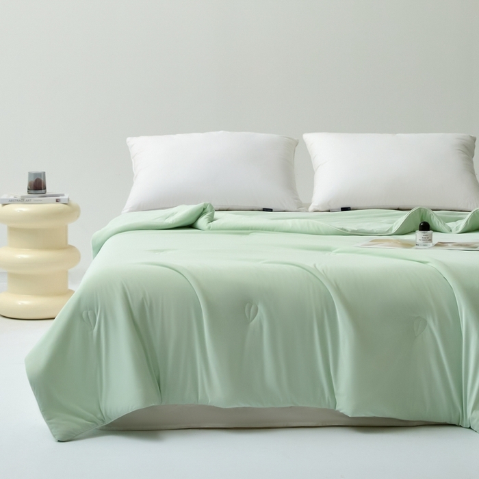 91家纺网 家纺一手货源 找家纺 欧邦 2025新款全消光冰皮凉感锦氨夏被 抹茶绿