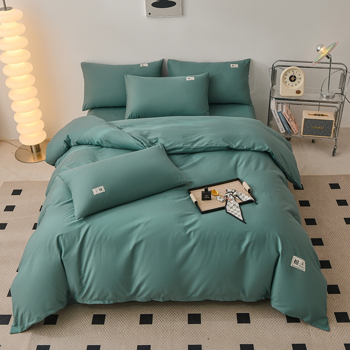 91家纺网 家纺一手货源 找家纺 宇彬家纺 2025直播新款13374全棉母婴级简约轻奢贴画纯色四件套斜纹贡缎新疆长绒贴标款无印风系列 简约-摩卡绿