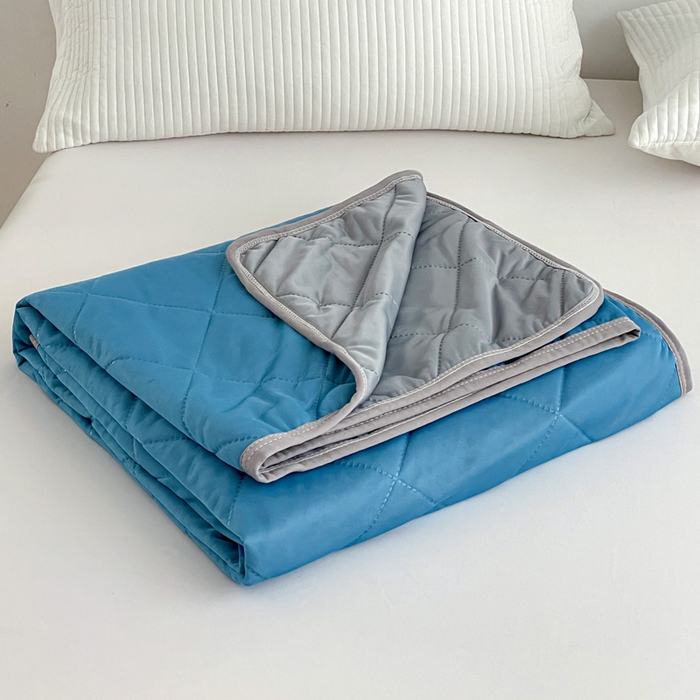 91家纺网 家纺一手货源 找家纺 富艺隆 2025新款纯色凉感丝夏被 宝蓝