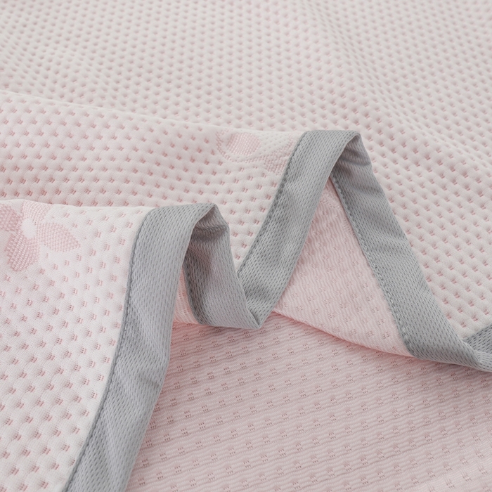 91家纺网 家纺一手货源 找家纺 品乐家纺  2025新款床裙款提花冰豆豆套件凉席席子 粉色