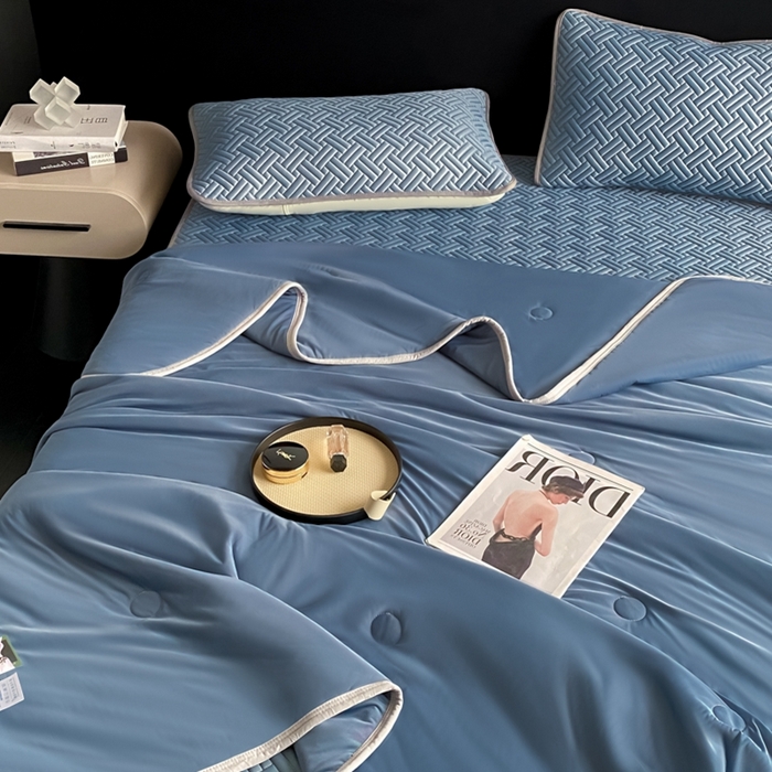 91家纺网 家纺一手货源 找家纺 欧邦 2025新款加厚纯色凉席四件套--夏被四件套 饼干花-宝蓝