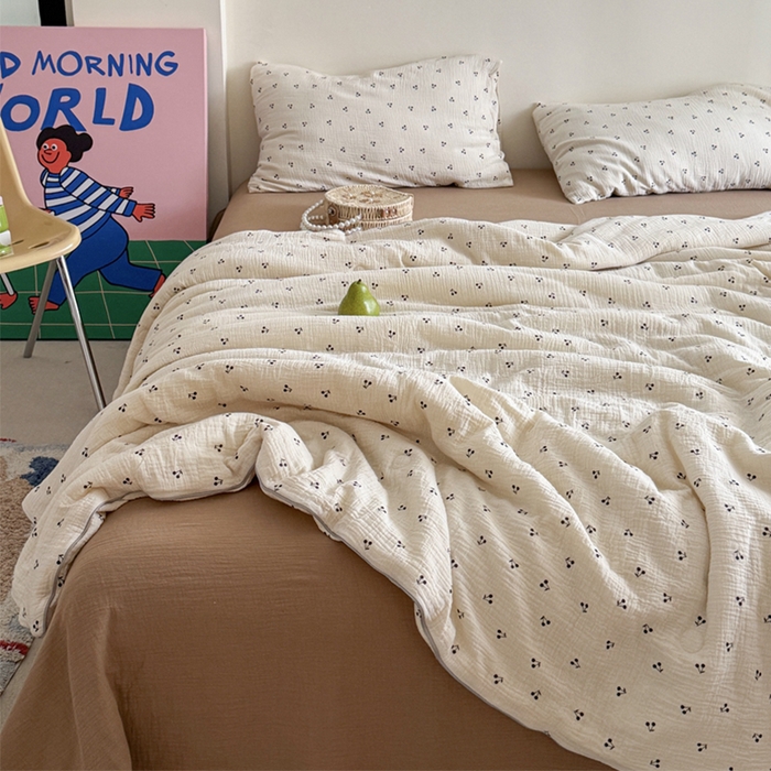 91家纺网 家纺一手货源 找家纺 萝莉家纺 2025新款软软糯糯双层皱皱纱单夏被 夏被四件套 小樱桃