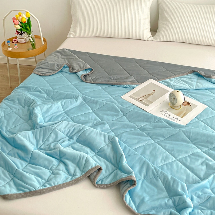 91家纺网 家纺一手货源 找家纺 富艺隆 2025新款纯色凉感丝夏被 天蓝