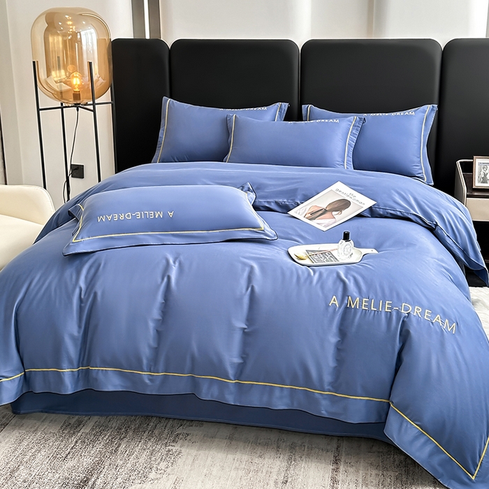 91家纺网 家纺一手货源 找家纺 宇彬家纺 2025新款直播热款13374全棉母婴级压线一字绣宽边枕套被套纯色滚边麻绳四件套贡缎新疆长绒 梦系列-宾利蓝