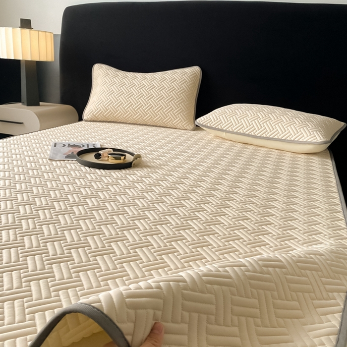 91家纺网 家纺一手货源 找家纺 欧邦 2025新款加厚纯色凉席四件套--凉席三件套 饼干花-米杏