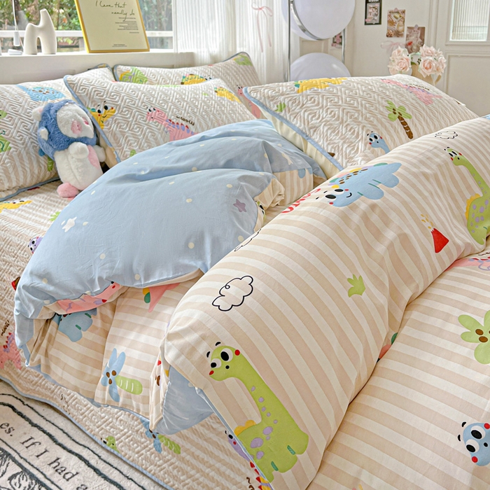 91家纺网 家纺一手货源 找家纺 羽爱家纺 2025新款A类双面全棉印花床盖套件 动漫恐龙