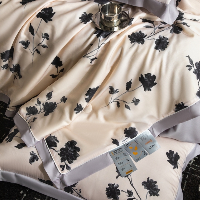 91家纺网 家纺一手货源 找家纺 金喜 2025新款天丝夏被夏凉被薄被子套件数码印花夏被四件套 郁静墨花
