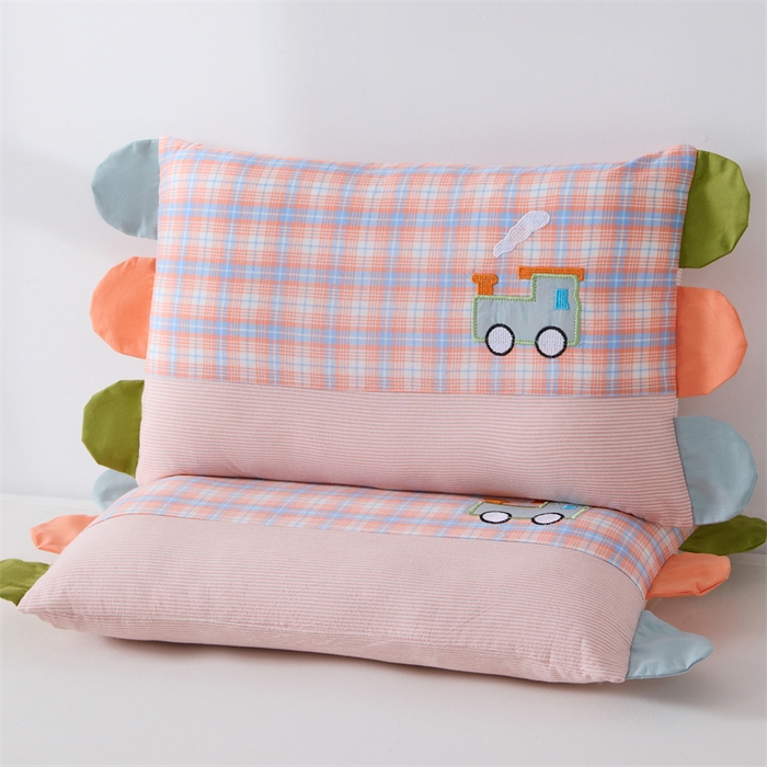 91家纺网 家纺一手货源 找家纺 大熊枕芯  2025新款贴布绣全棉水洗棉儿童荞麦枕 贴布绣-火车（枕套+羽丝绒内胆30*50cm）