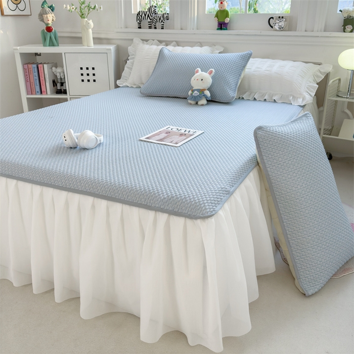 91家纺网 家纺一手货源 找家纺 丝幔家纺 2025新款A类冰豆豆花边款凉席床裙 绅士灰