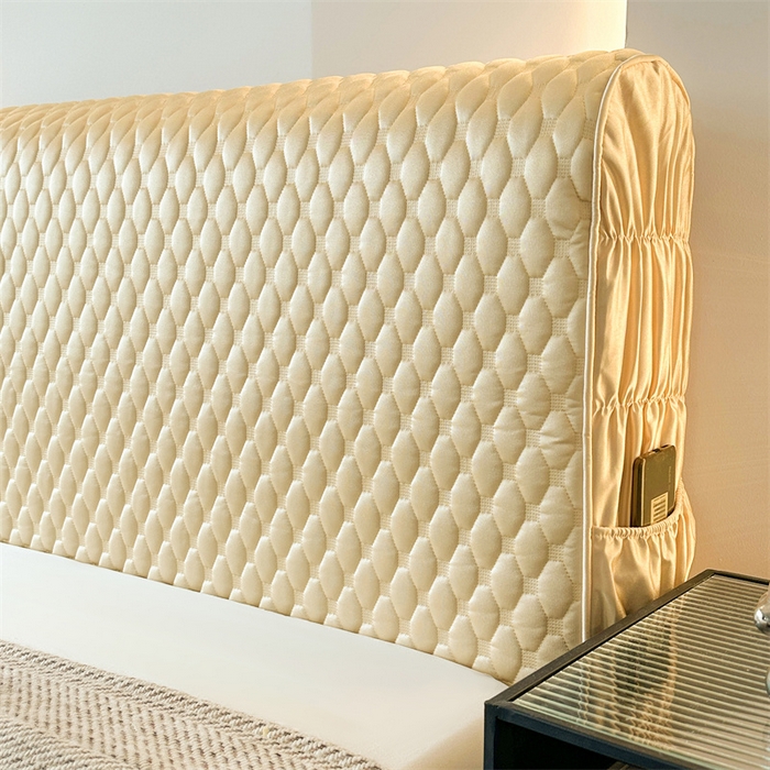 91家纺网 家纺一手货源 找家纺 情恒家纺 2025夏季款亮光布加厚双面用床头罩 香槟黄