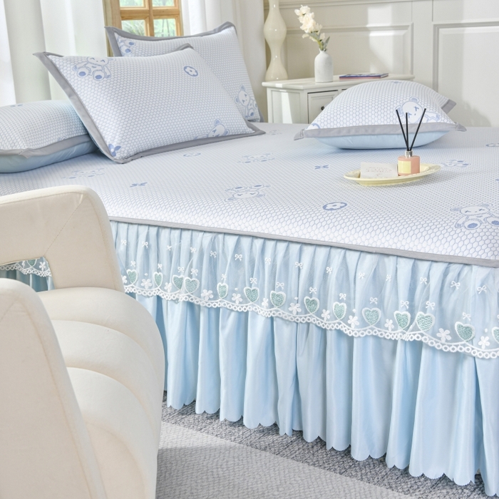 91家纺网 家纺一手货源 找家纺 品乐家纺  2025新款床裙款提花冰豆豆套件凉席席子 蓝色