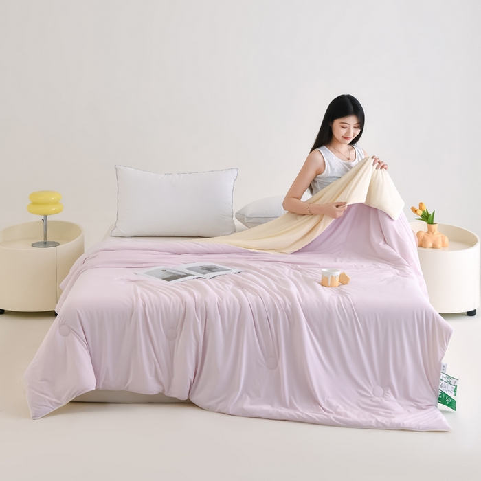 91家纺网 家纺一手货源 找家纺 圣尔雅2025新款A类高克重锦纶氨纶黑科技凉感夏被冰激凌空调被夏凉被 淡紫粉+黄