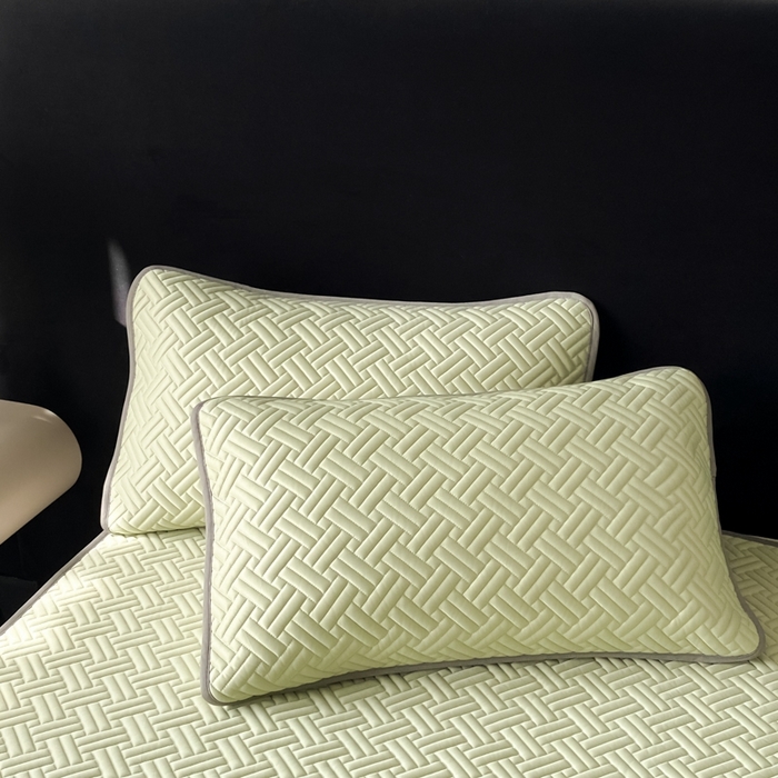 91家纺网 家纺一手货源 找家纺 欧邦 2025新款加厚纯色凉席四件套--夏被四件套 饼干花-果绿