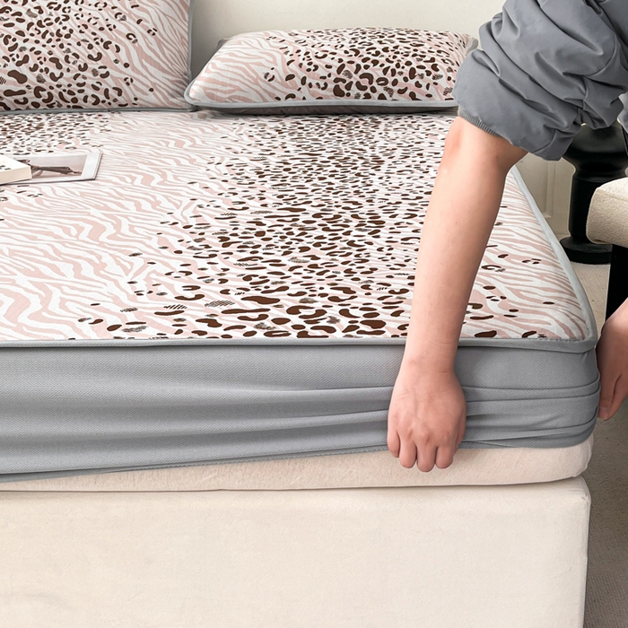 91家纺网 家纺一手货源 找家纺 子曰 2025新款高定版A类PE聚乙烯凉感凉席提花凉席床笠 魅野-粉