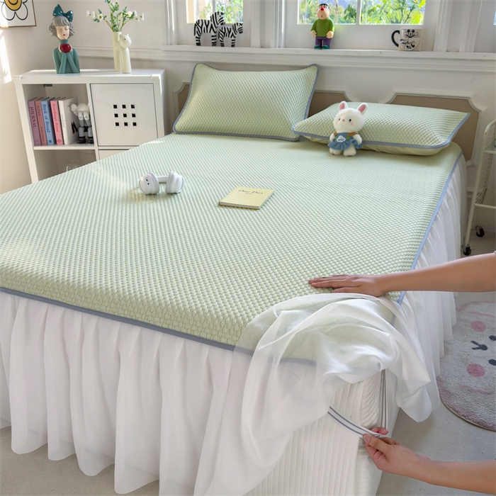 91家纺网 家纺一手货源 找家纺 丝幔家纺 2025新款A类冰豆豆花边款凉席床裙 抹茶绿