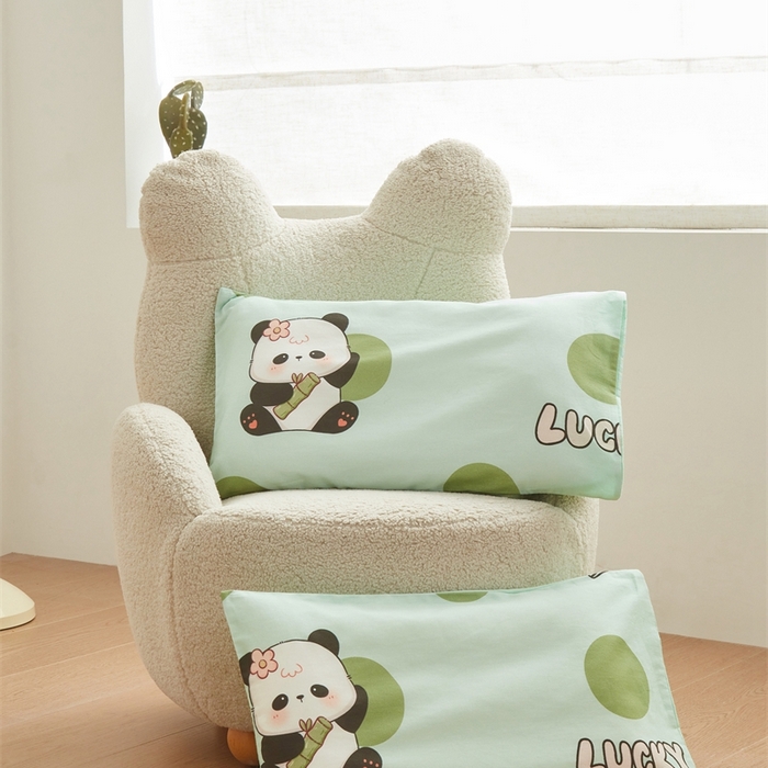 91家纺网 家纺一手货源 找家纺 艾佳宝贝 2025新款A类全棉纯棉儿童单枕套多尺寸可拆式枕头 lucky 熊猫