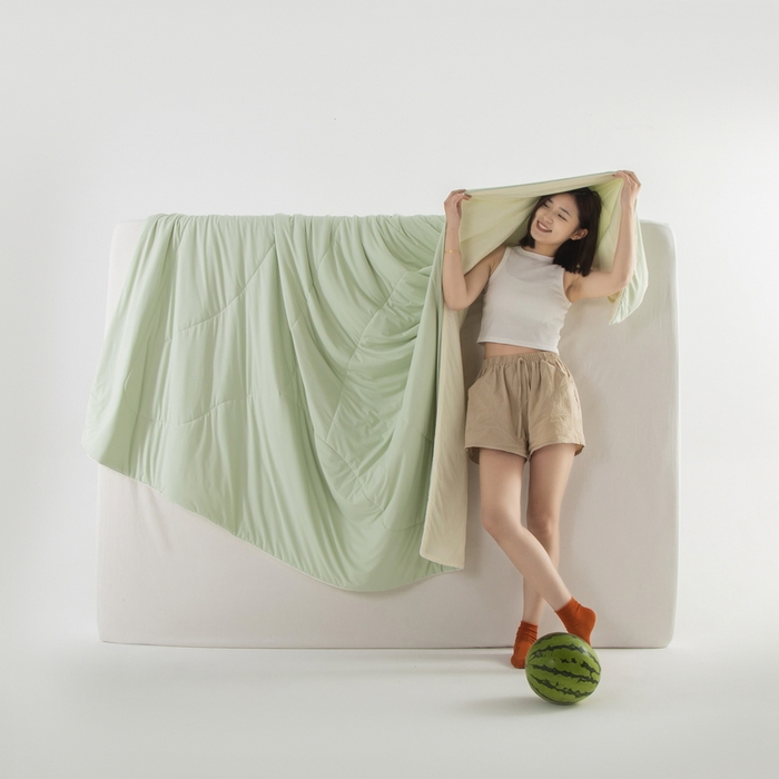 91家纺网 家纺一手货源 找家纺 金喜 2025新款锦氨冰川凉感被裸机面料夏凉被凉感薄被子-冰菓夏被 豆蔻绿 