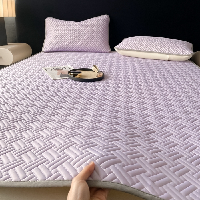 91家纺网 家纺一手货源 找家纺 欧邦 2025新款加厚纯色凉席四件套--凉席三件套 饼干花-浅紫