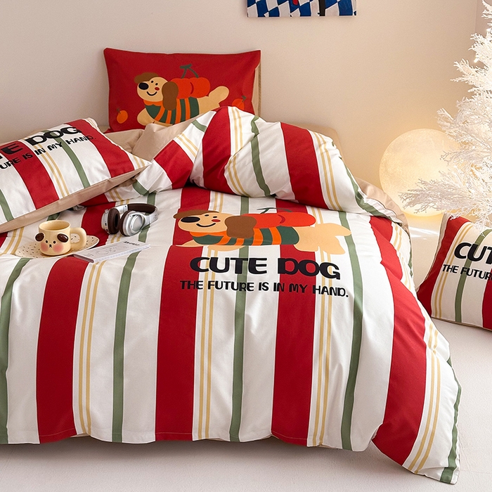 91家纺网 家纺一手货源 找家纺 2025新款全棉大版卡通数码印花纯棉四件套 可爱小狗（红）