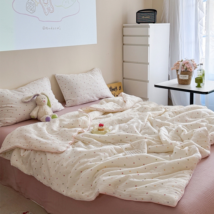 91家纺网 家纺一手货源 找家纺 萝莉家纺 2025新款软软糯糯双层皱皱纱单夏被 夏被四件套 心心相印
