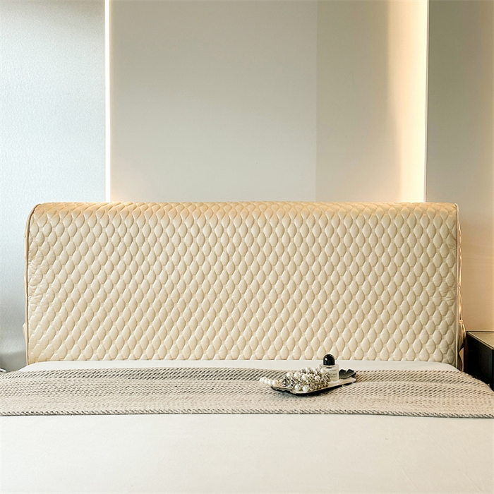 91家纺网 家纺一手货源 找家纺 情恒家纺 2025夏季款亮光布加厚双面用床头罩 香槟黄