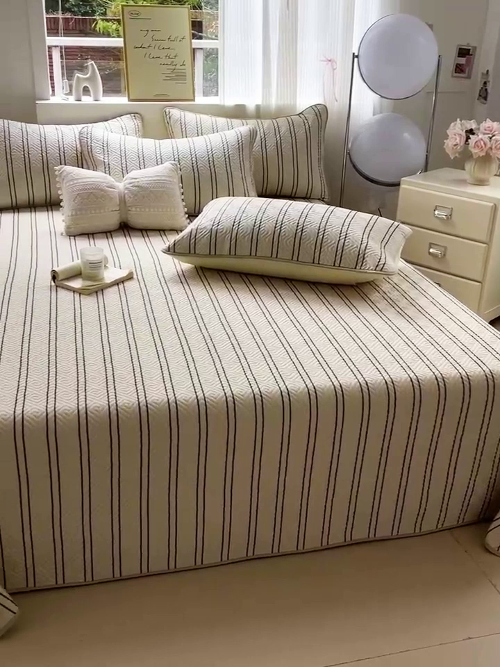 91家纺网 家纺一手货源 找家纺 羽爱家纺 2025新款A类双面全棉印花床盖套件 漫时光