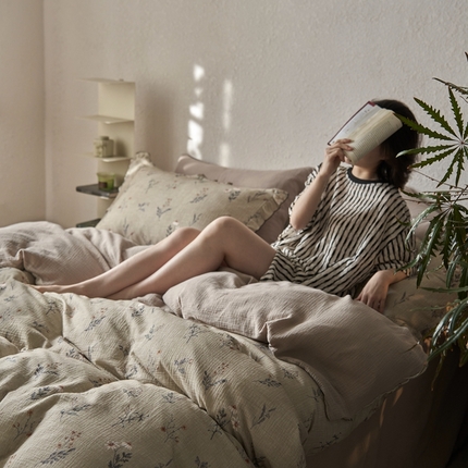 91家纺网 家纺一手货源 找家纺 （总）安莱生活2025年新款全棉精梳棉双层纱绉纱数码印花四件套及夏凉被系列3