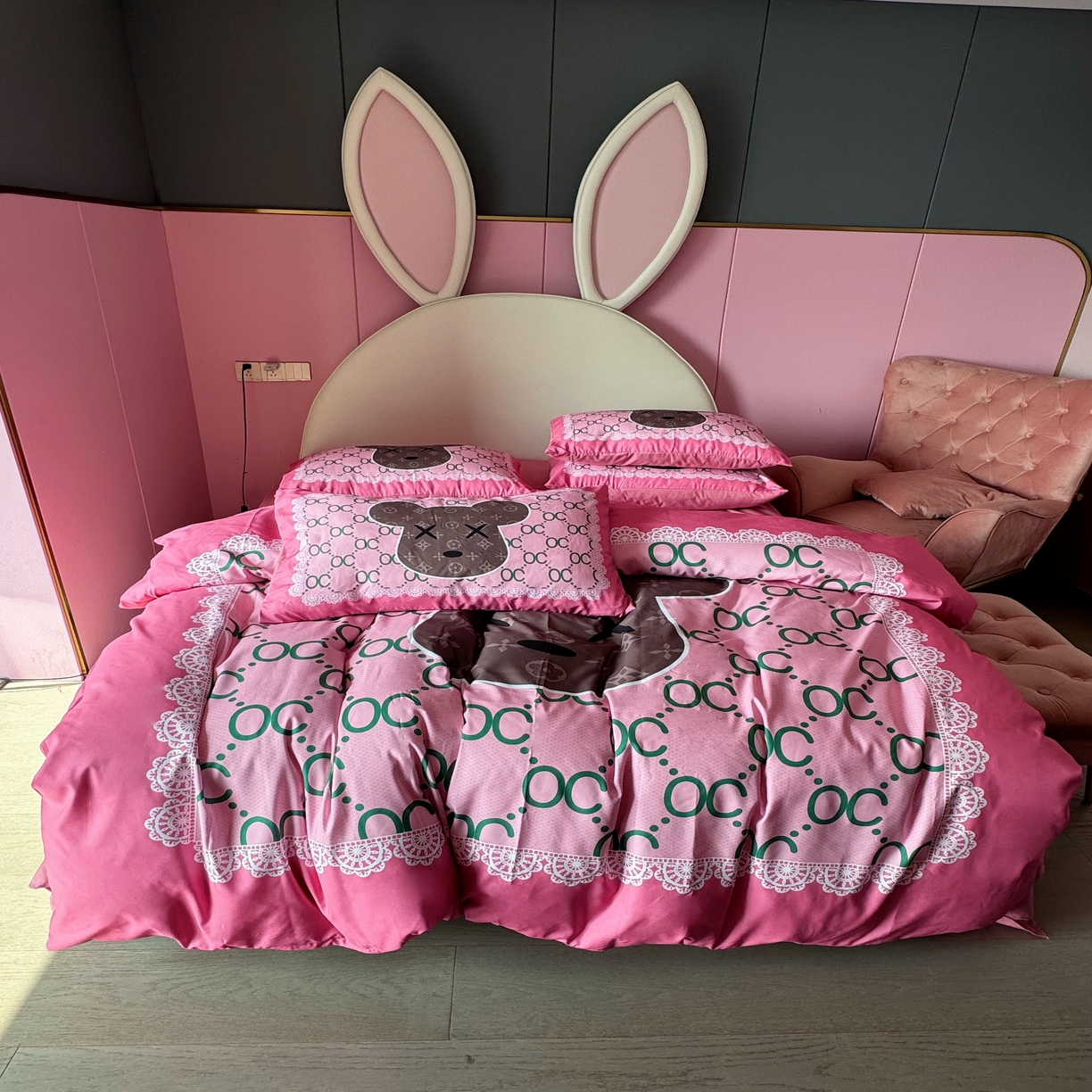 91家纺网 家纺一手货源 找家纺 丽斐 2025新款磨毛数码印花四件套 磨毛粉色ccoco