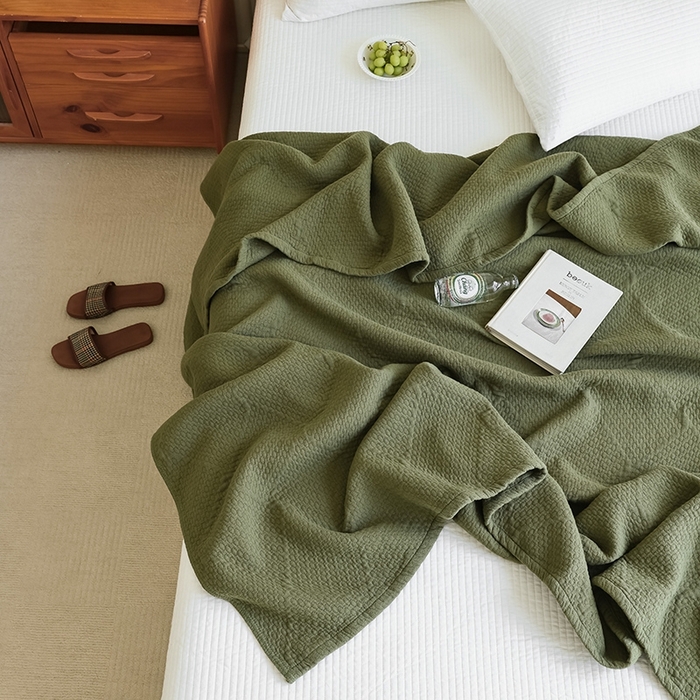 91家纺网 家纺一手货源 找家纺 雯雨家纺2025新款A类全棉加厚六层纱提花纯色盖毯 六层纱-橄榄绿